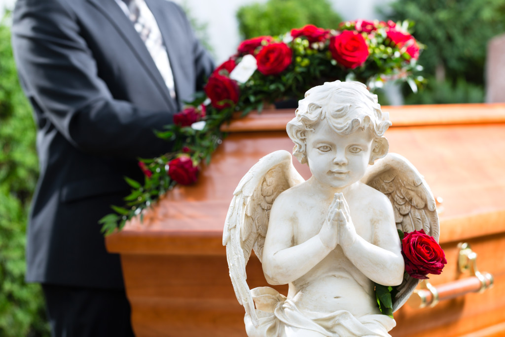 Как организовать похороны?